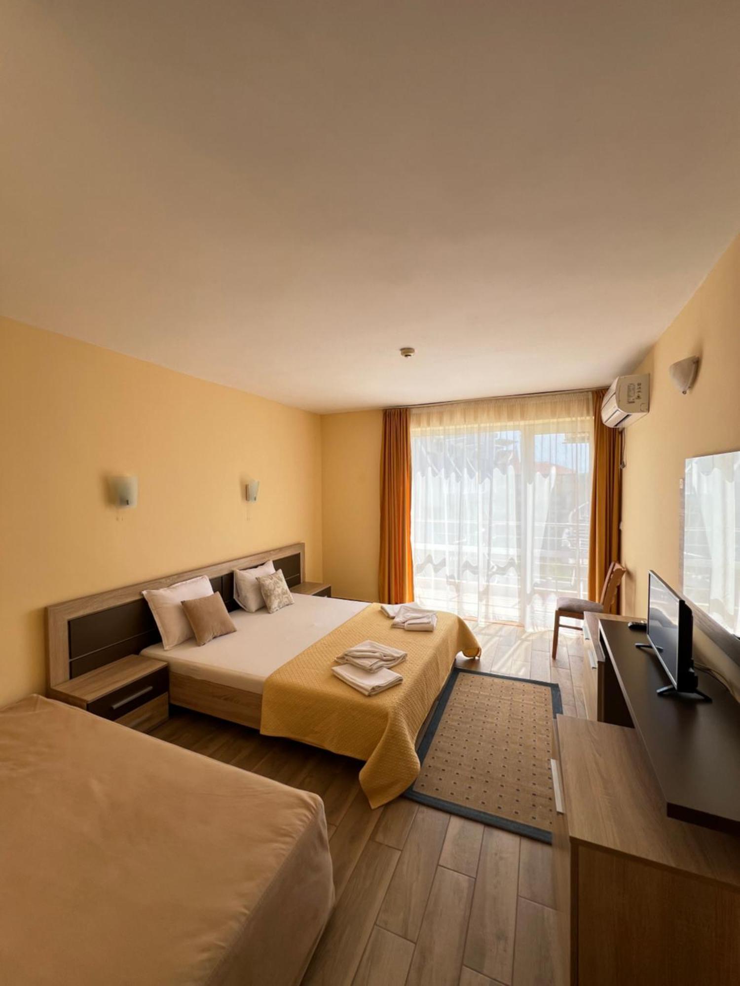 Hotel Damyanoff ロゼネッツ エクステリア 写真
